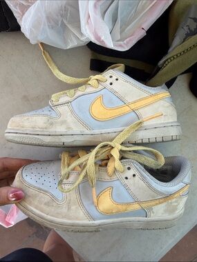Kids Low-Top Athletic Sneakers with Yellow Swoosh